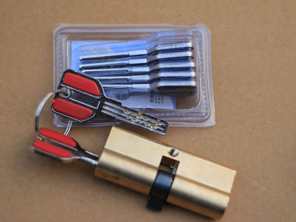 貴陽萬能開鎖鑰匙